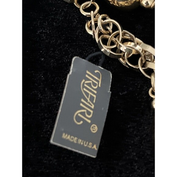 NWT New Vintage Trifari Charm Bracelet Gold Tone 7" - Picture 3 of 6